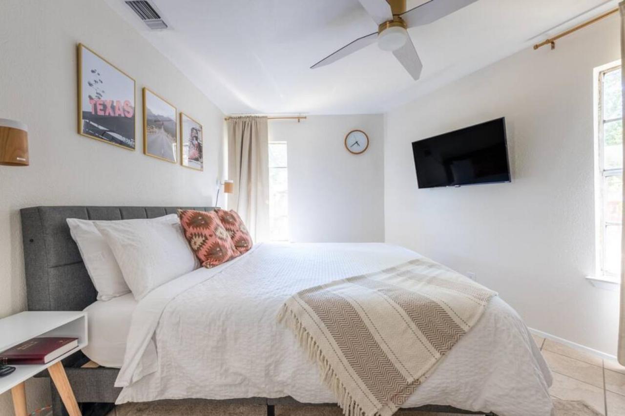 Downtown Pearl Bungalow At Beer Ranch Project Wimberley Esterno foto